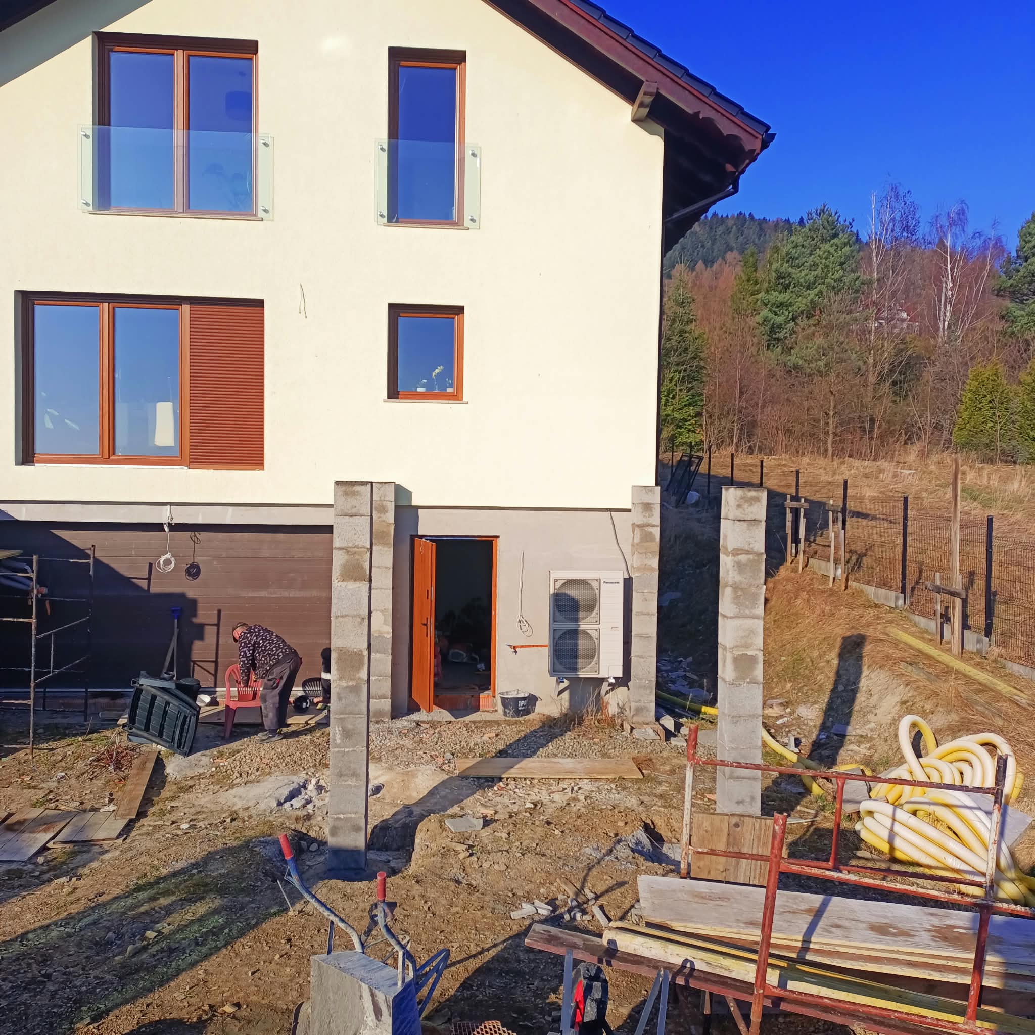 Budowa i prace przy budynku mieszkalnym