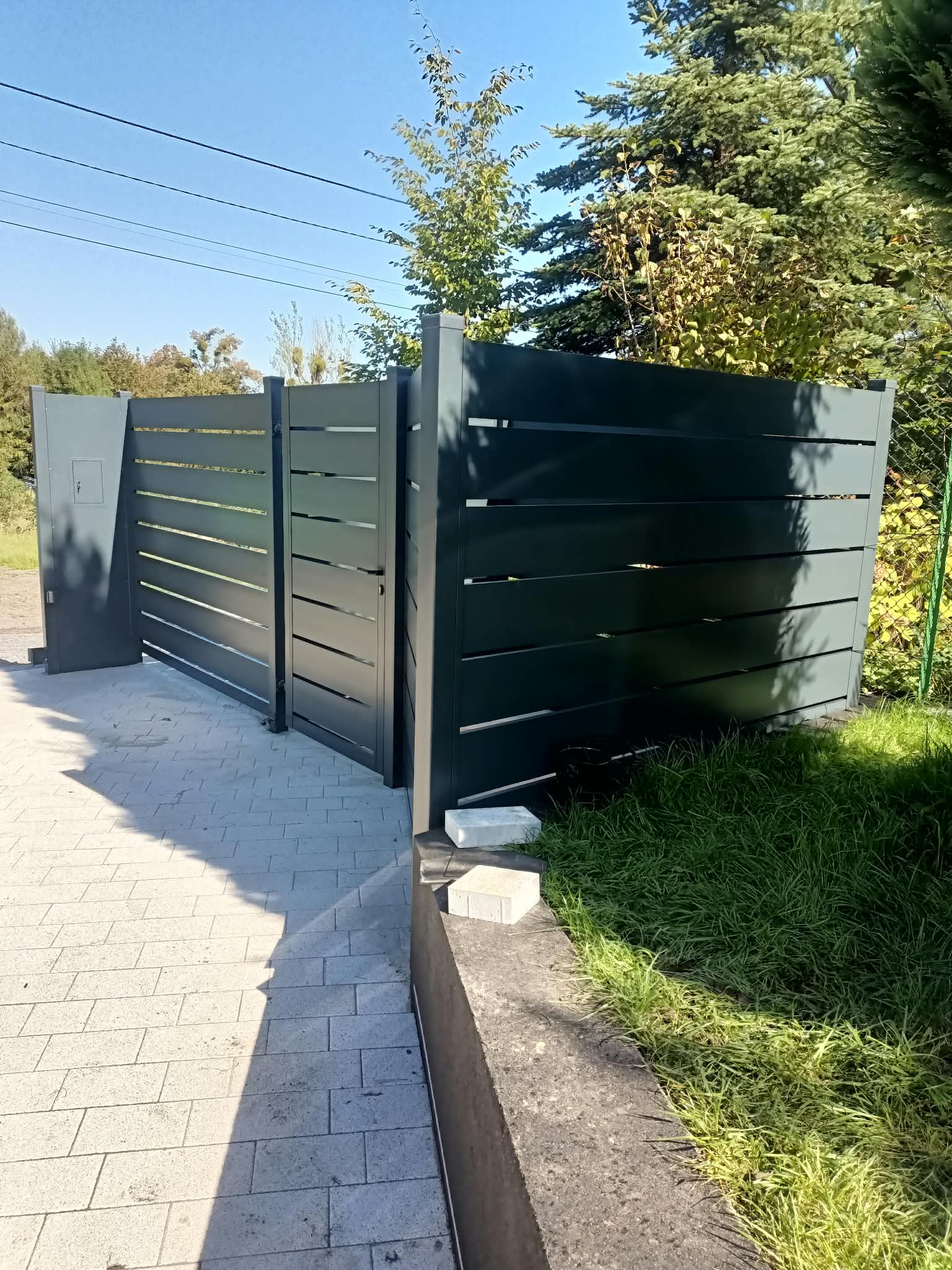 Nowoczesne ogrodzenie panelowe